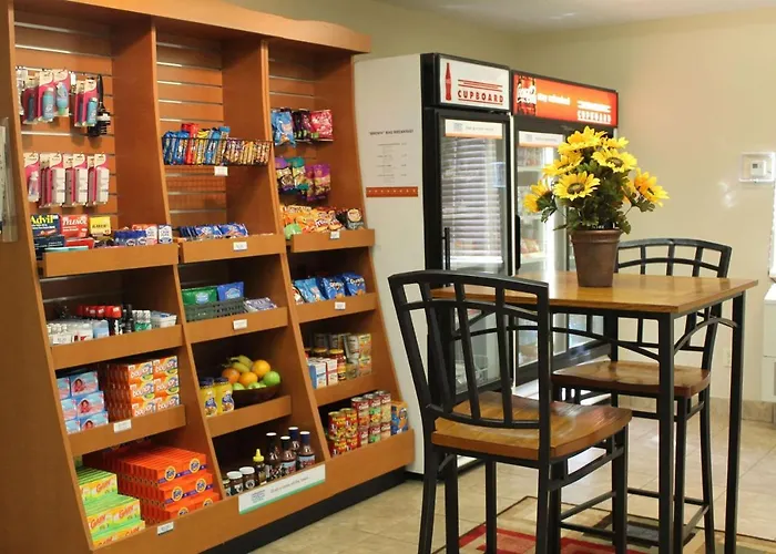 Candlewood Suites Wichita Airport